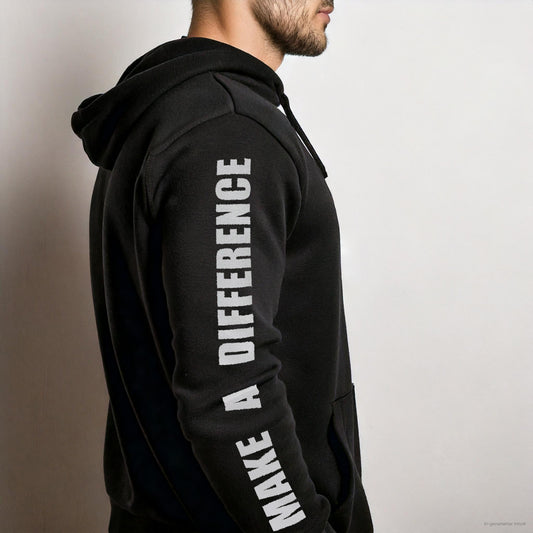 Schwarzer nachhaltiger Hoodie von der Seite: Make a Difference in Weiß am Ärmel